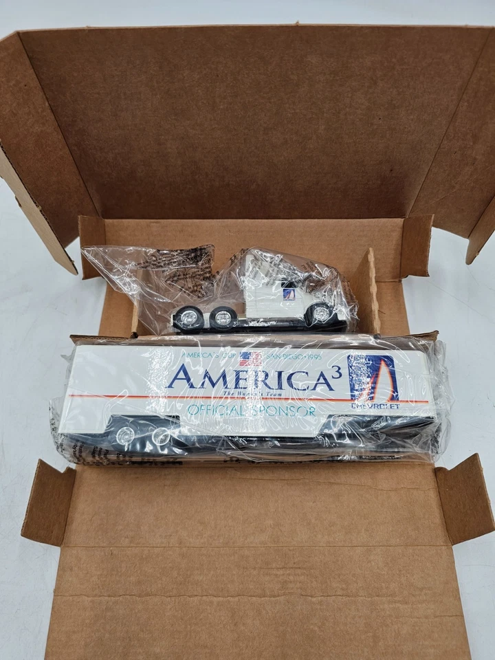 Ertl Collectibles WHITE GMC Cab with Trailer - America's Cup - 1/64 Scale - NEW - Image 3 of 3