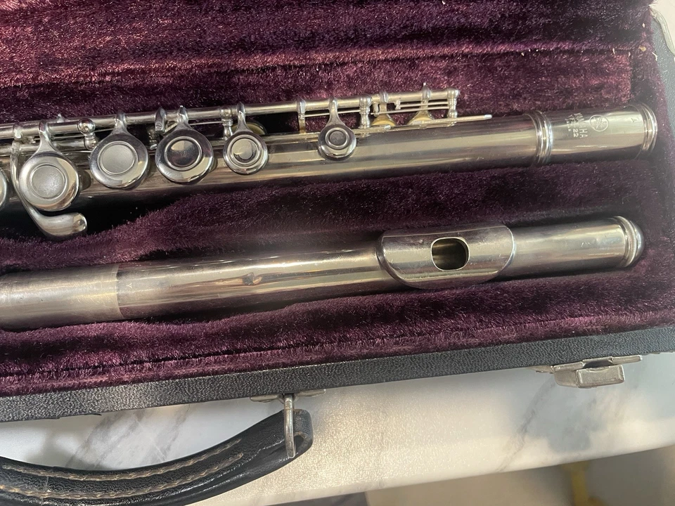 Flauta de plata Yamaha YFL-22, Japón. Muy buen estado. OBO $185 Foto 4 de 4