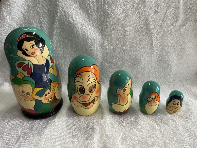 Vintage Snow White & Dwarves Nesting 5 Dolls Wooden Russian Matryoshka