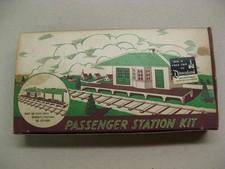 Plasticville USA O Gauge Vintage 1950s 1960s Passenger Station RS8, Pieces Box