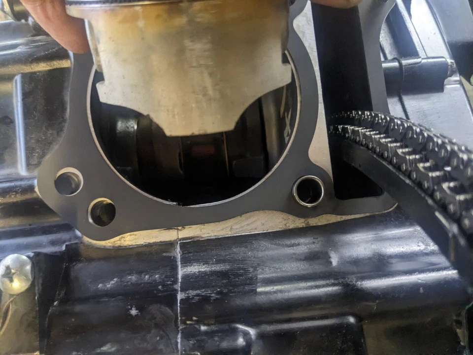 Junta base cilindro Hyosung GV650, GT650, GT650R, ST7 11241HN9101 Foto 3 de 4