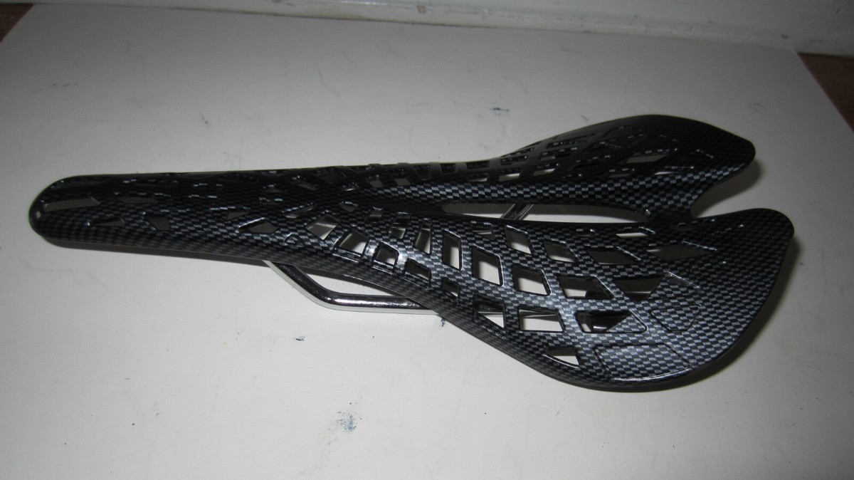 Saddle Carbon Fibre Road Bike Race Seat 133mm