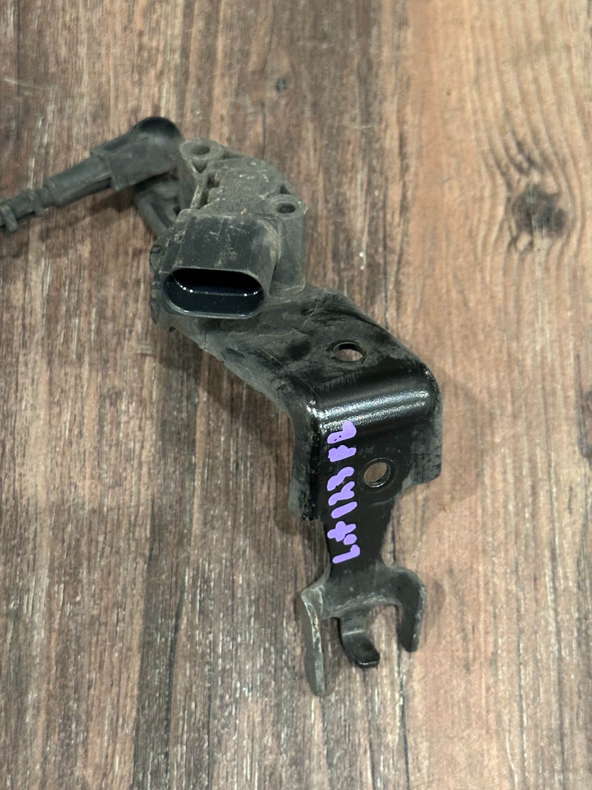 2018-2024 LAMBORGHINI URUS FRONT LEFT LEVEL HEIGHT SENSOR OEM 4M0 941 285