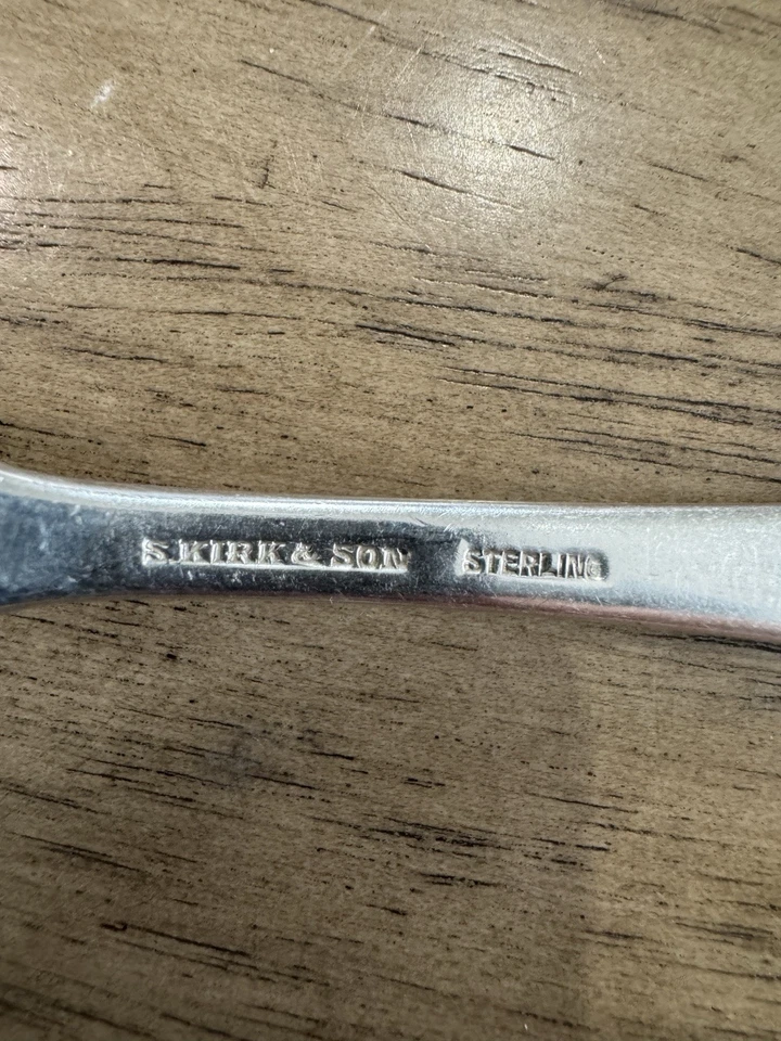 Juego de cubiertos S Kirk & Son Repousse Sterling servicio para 12 + servidores ~2,6 kg Foto 3 de 4