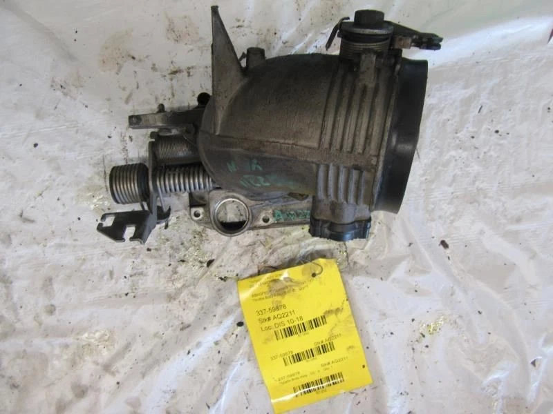 Throttle Body Throttle Body Assembly Fits 93-98 BMW 740i 1158842 - Image 2 of 4