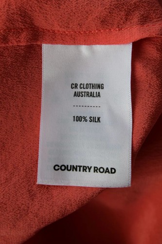🇳🇴 SIZE XS COUNTRY ROAD ORANGE RUFFLE SHOULDERS KEYHOLE BACK SILK BLOUSE - Picture 6 of 6