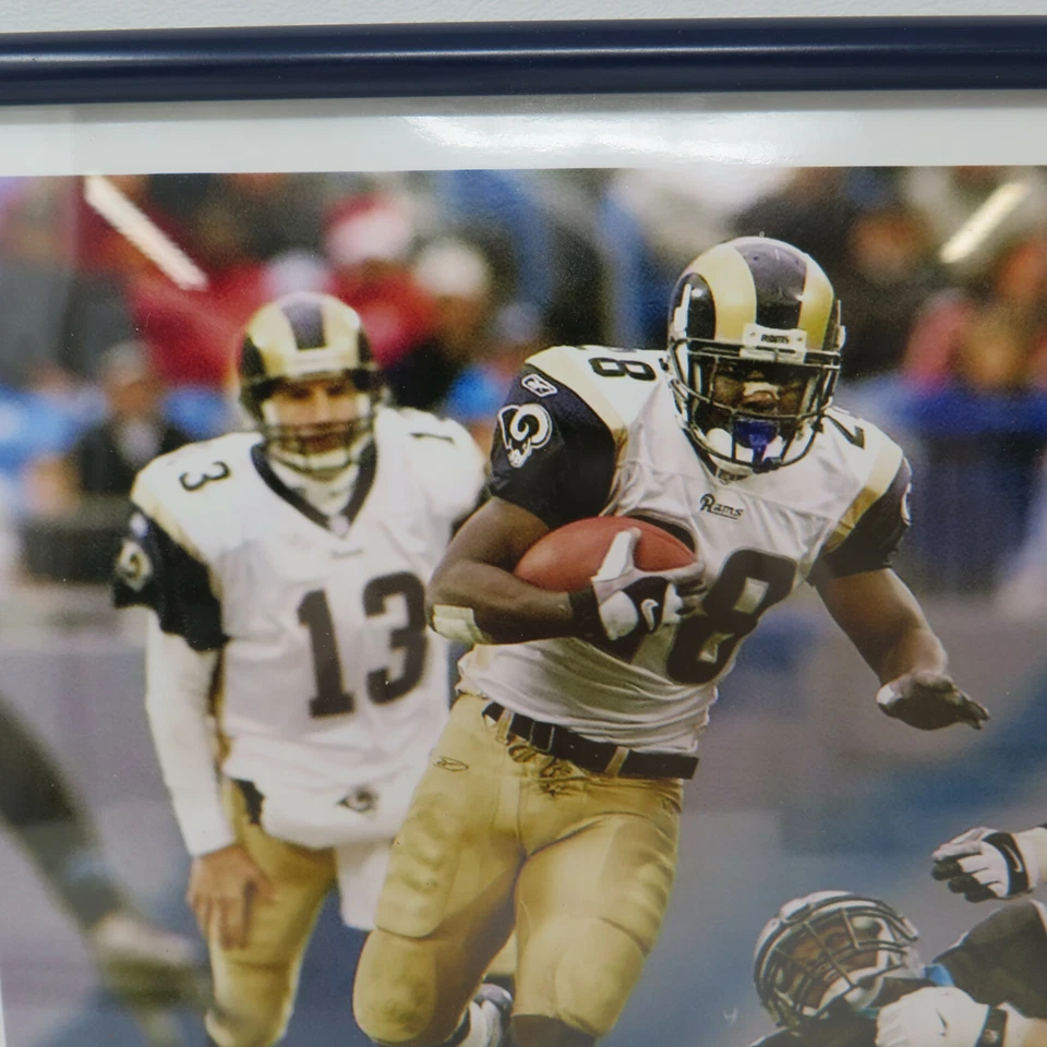 Foto de juego Kurt Warner Marshall Faulk St. Louis Rams de colección 2001 con marco de metal Foto 2 de 4