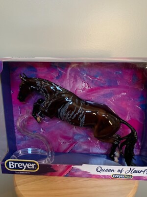 BREYER BREYERFEST QUEEN OF HEARTS JOSIE BRINDLE JUMPING HORSE