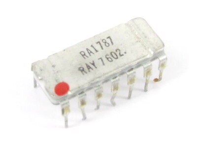 Raytheon RA1787 CDIP-14 White Ceramic IC Schaltkreis Schaltung Vintage Rare