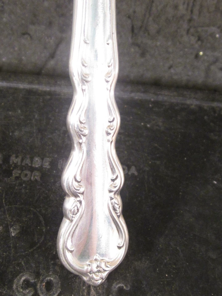 CUCHILLO DE MANTEQUILLA MAESTRO MANGO HUECO ANGELIQUE 7" Sin Mono Sterling International Foto 2 de 2