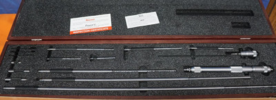 Starrett 124DZ Solid Rod Inside Micrometer Set W/Case 2-32''
