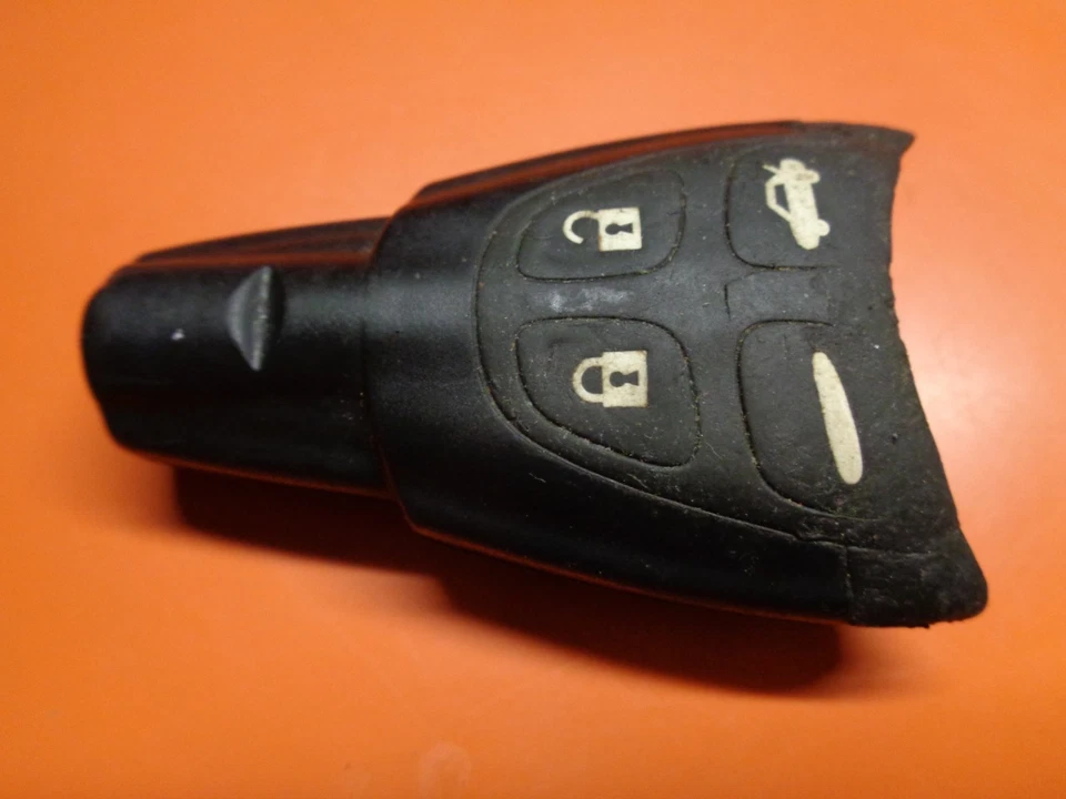 Módulo integrado central SAAB 9-3 CIM 2007 y un fob Foto 4 de 4