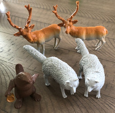 Woodlands Forest Plastic Animal Figures Lot 5 Pieces Wolf Beaver  Deer