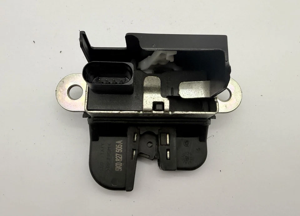 Actuador de cierre de tapa de maletero trasero OEM 10-14 Volkswagen Golf GTI hatchback Foto 2 de 4