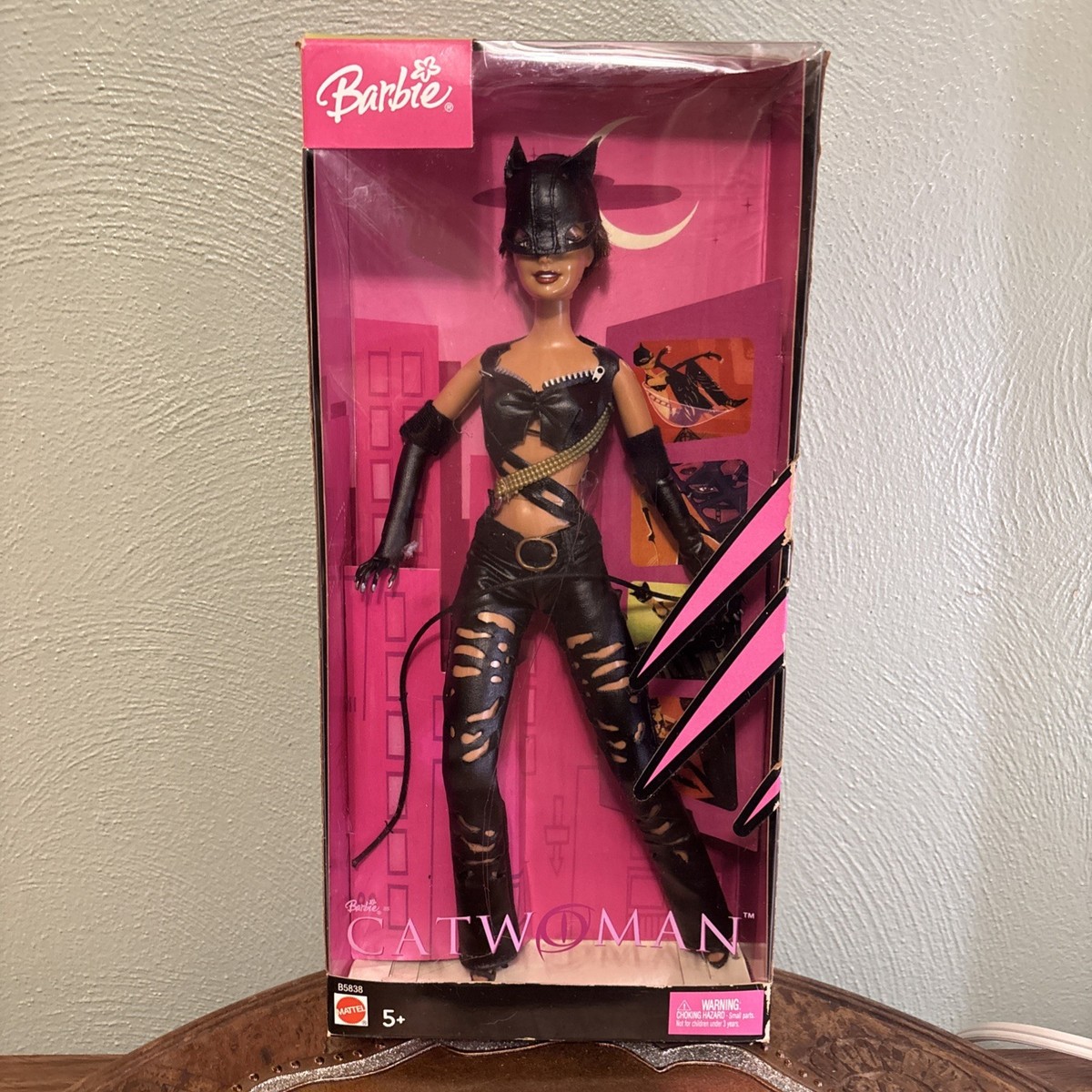 Brand New 2004 Mattel Barbie As Catwoman Halle Berry DC Comics