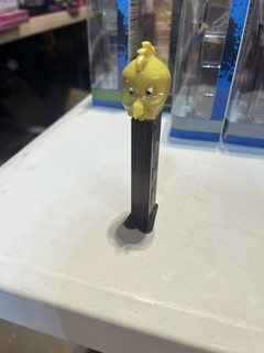 PEZ Henery Hawk w: feet