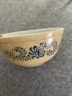 Pyrex Corning 2.5 Qt Mixing Bowl Homestead Tan Blue Flower Vintage