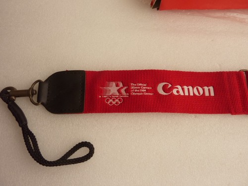 Bracelet pour appareil photo Canon rouge 36" x 2" Jeux olympiques de Los Angeles 1984 NEUF dans son emballage d'origine - Photo 4 sur 9
