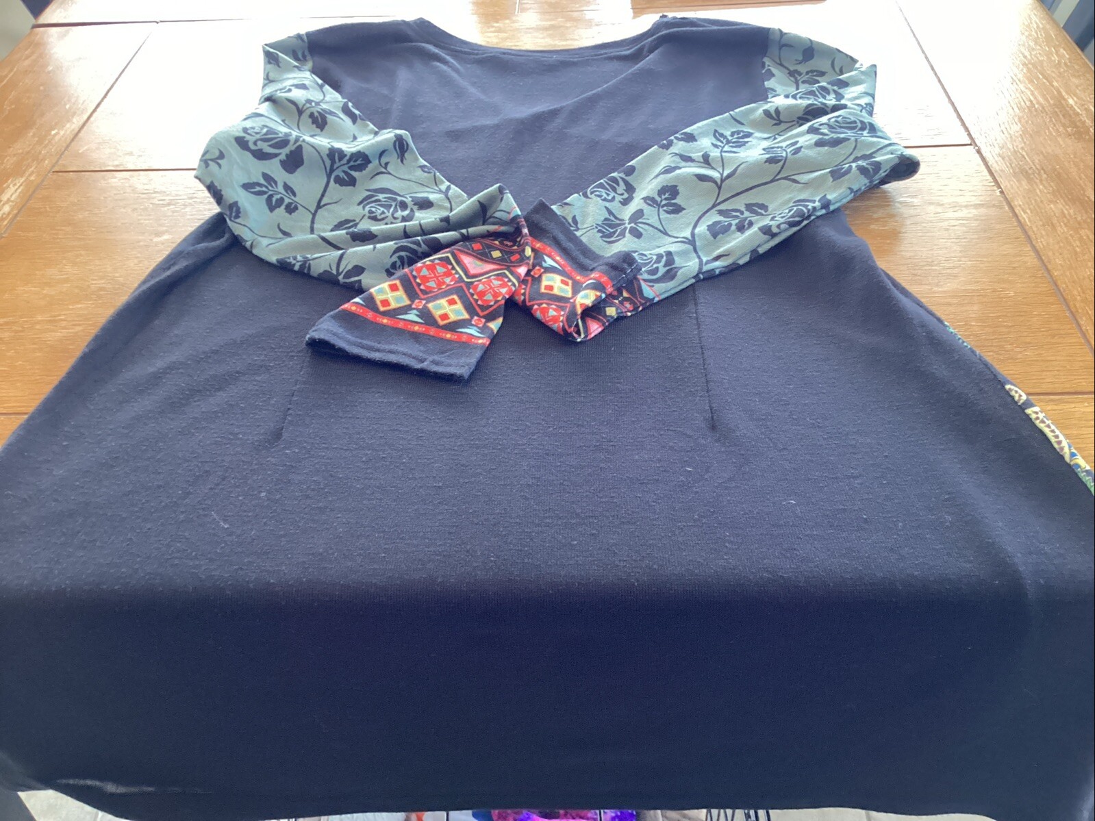 NorthStyle Poly Blend Long SleeveEmbellished  Boh… - image 7