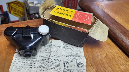 Ungewöhnliche Bakelit "Snappy" 828 Kamera, Teilbox, schönes Beispiel Scenex Cub - Bild 1 von 9