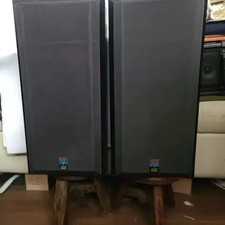 B&W 200 Series V202 British Bookshelf Speakers 90s Vintage