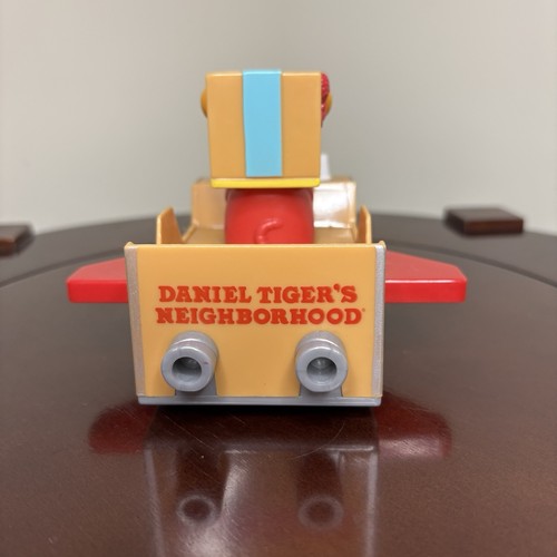 Daniel Tiger's Neighborhood CARDBOARD SPACESHIP w/ Pullback Action JAKKS 2018 - Picture 3 of 8