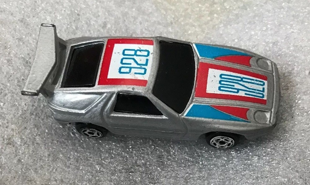 Vintage Miniature Silver Porsche 928 Sports Car, S8554, Scale 1:64