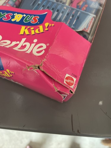 Barbie 1997 I'M A TOYS R US KID Doll 50 Years Gift Set Rare - Picture 2 of 6