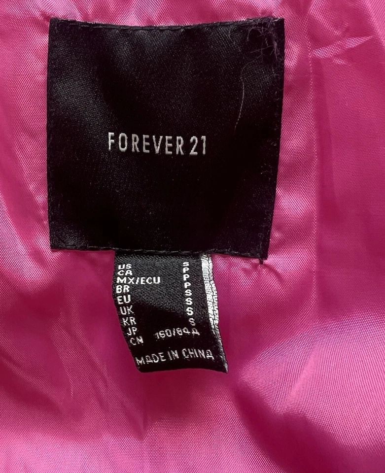 Chaqueta acolchada Forever 21 para mujer de invierno con cremallera completa de moda talla pequeña rosa Foto 3 de 4