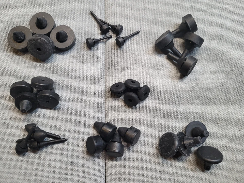 Kit de parachoques de goma para GM Chevy guantera matrícula cenicero gas Dr 32 piezas kit Foto 2 de 4