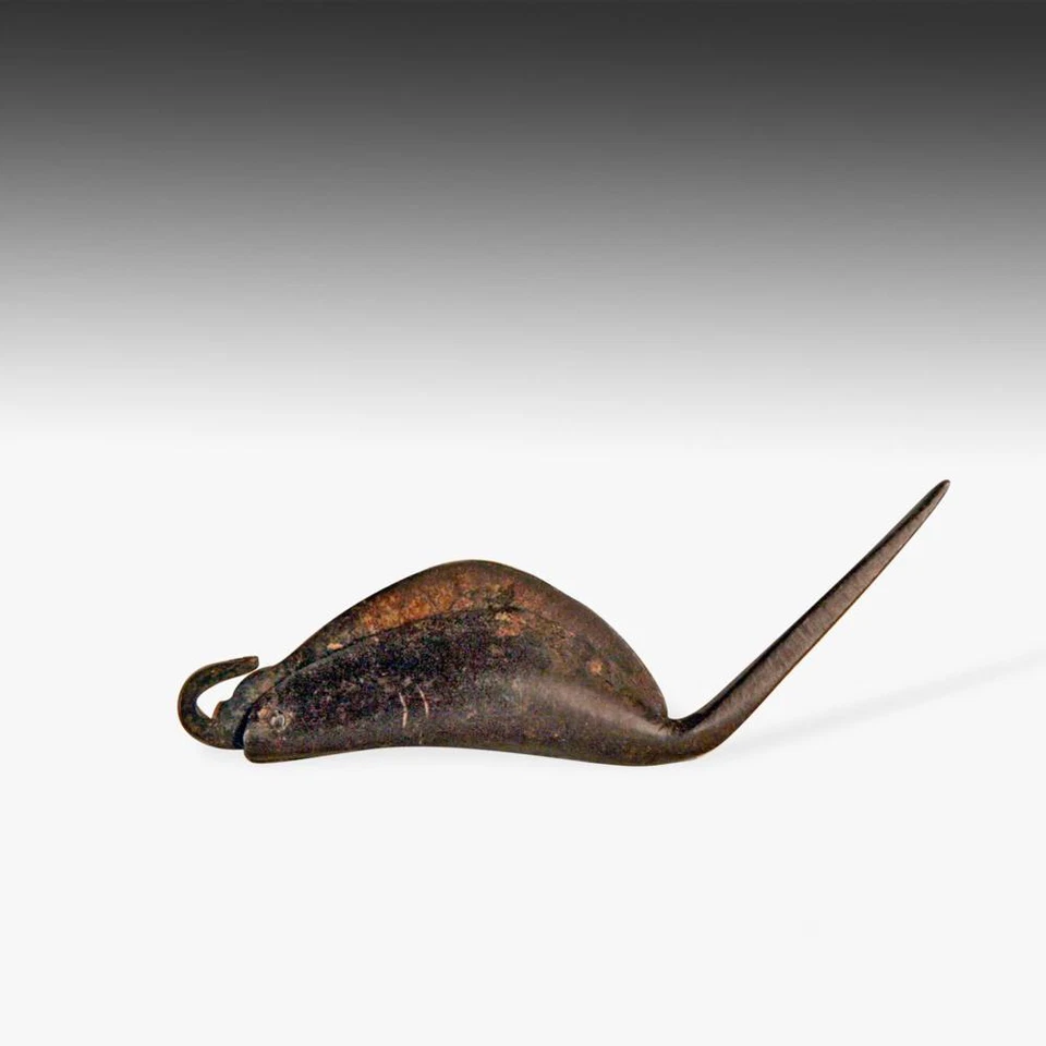 ANTIGUO CUCHILLO PLEGABLE DE PESCADOR CHINO HIERRO PROVINCIA DONGBEI CHINA SIGLO XIX. Foto 2 de 2