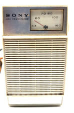 RARE SONY SIX TRANSISTOR RADIO AND CASE TR-1814 powers on