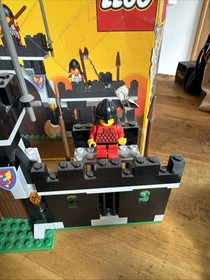 Vintage Lego #6059 - CASTLE KNIGHTS STRONGHOLD INCOMPLETE w/BOX No Horse