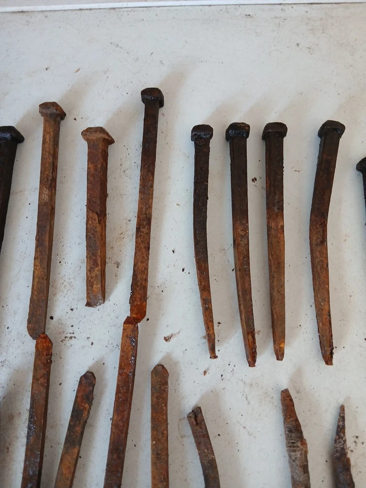 20 x ANCIEN GRAND CLOU EN FER FORGÉ . CHARPENTE PORTE POUTRE . L 8 à 16 cm - Photo 3/4