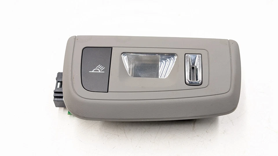 PORSCHE PANAMERA 970 INTERIOR LIGHT REAR RIGHT DRIVER SIDE 2014 - Image 3 of 4