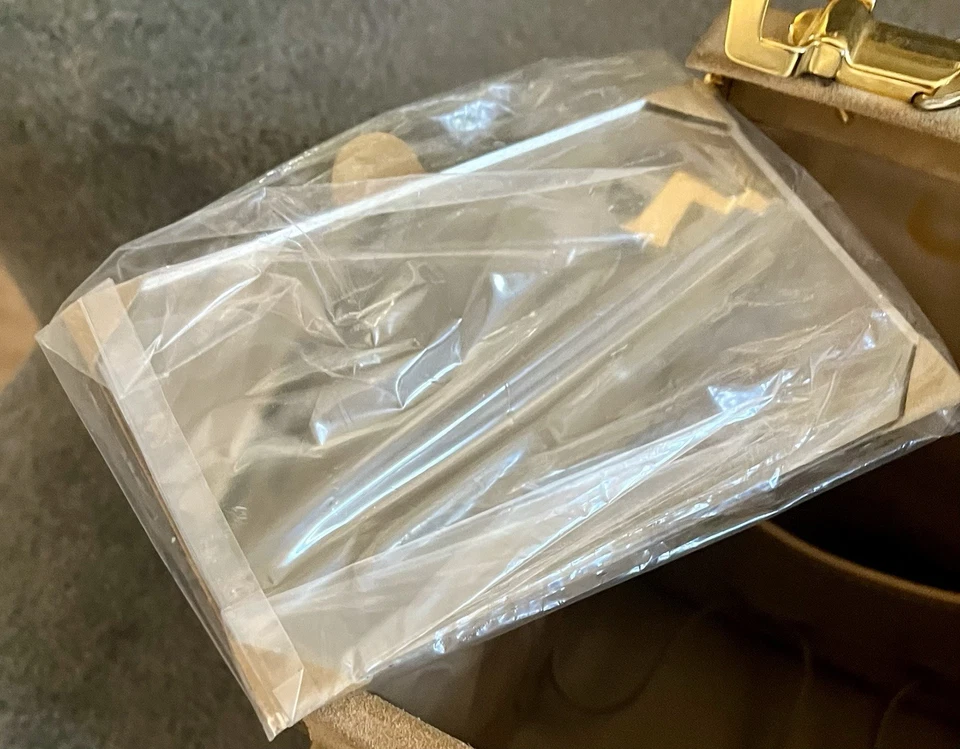 Vintage Genuine The French Luggage Co. U.S.A. Tapestry Satchel Shoulder Carryon - Image 4 of 4