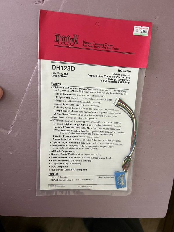 digitrax dcc decoder DH123D with harness