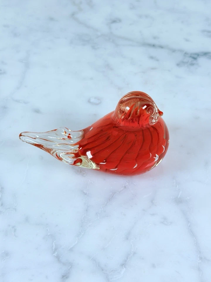 Pisapapeles Joe St. Clair Rubí Arte Vidrio Pájaro Base en Relieve Estatuilla de 4,5 Pulgadas Foto 2 de 4