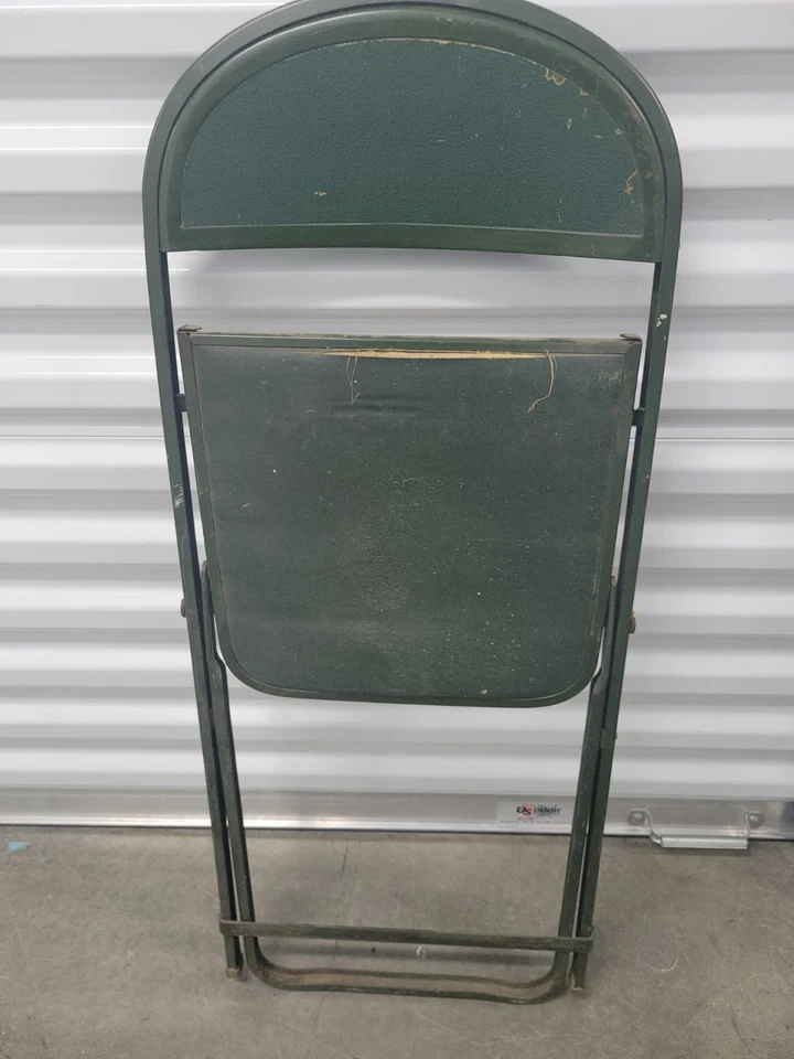 Juego de 4 sillas plegables de metal verde Mid Century Foto 4 de 4