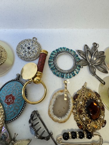 1+ POUND Lot Single Earrings Junk Jewelry Arts Crafts Vtg Beads Rhinestone - Picture 7 of 13