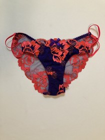 Agent Provocateur Karlie bra (34B), bottoms (3) and suspenders (3) never worn