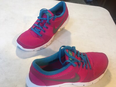 nike running flex experience 10 trainers in pink