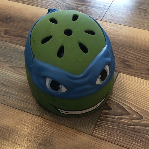 Teenage Mutant Ninja Turtles LEONARDO Kids COLLECTIBLE Helmet TOY VINTAGE Used