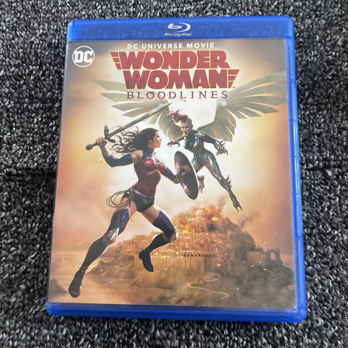 DCU: Wonder Woman: Bloodlines (Blu-ray + DVD + Digital)