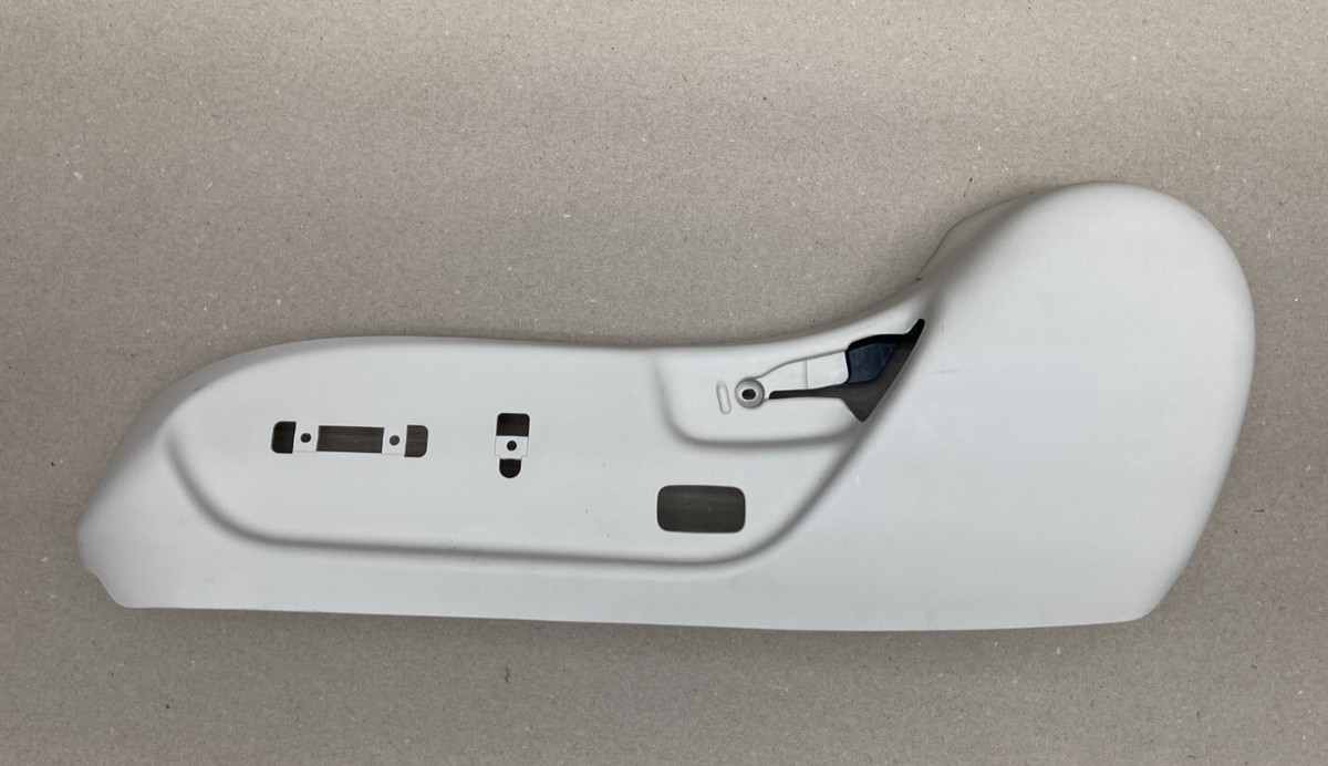 10-15 LEXUS IS250C IS350C FRONT LEFT DRIVER SEAT CUSHION SHIELD OEM 71812-53070