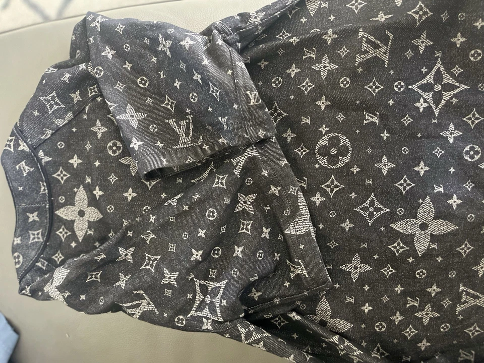 Camiseta de béisbol Louis Vuitton auténtica s Foto 2 de 4