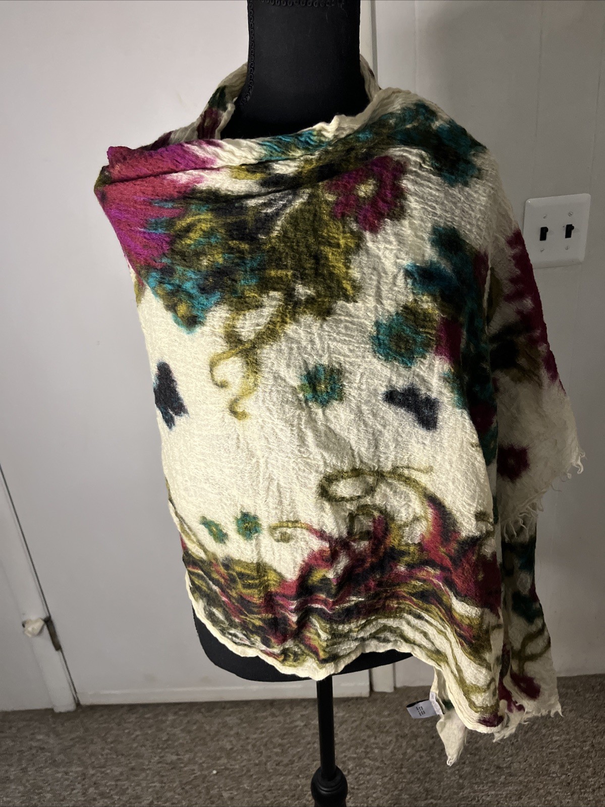 Hang And Hold 100 # Wool Pashmina- Scarf Flower Prints Light Cream Made In India
