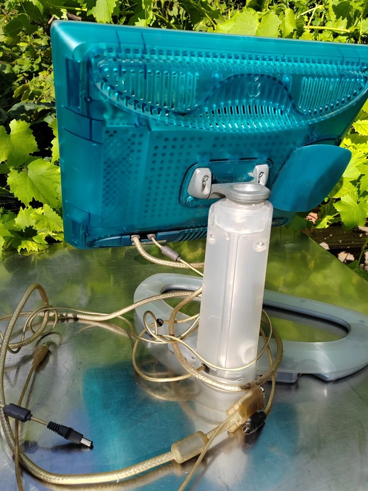 Vintage Apple Studio Display M4551 – transparent‑blau, kultiges Sammlerstück - Bild 2 von 4