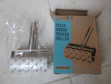 NEW Professional Pizza Dough Docker Stainless Steel Pizza Roller with Spikes