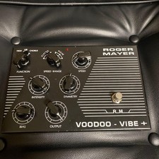 Roger Mayer Voodoo Vibe Plus Tremolo Chor Eff...